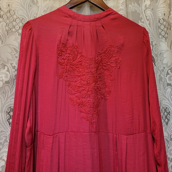 Free People L Vintage Pink Satin Embroidered Long Sleeve Tunic Top w/ Front Slit - Picture 2 of 8